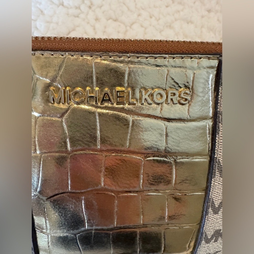 Michael Kors Wristlet Pouch MK Signature Monogram Gold Croc Embossed Leather - Picture 3 of 7
